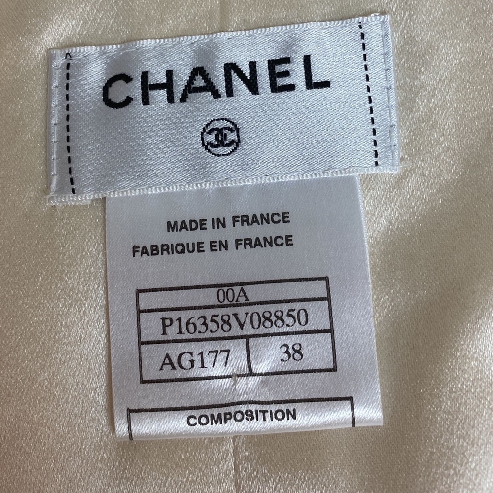 CHANEL Champagne Silk Sleeveless Blouse - Picture 7 of 9
